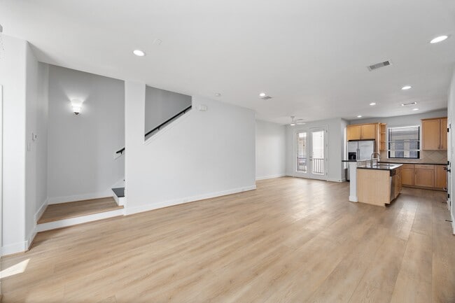 Building Photo - 2315 McIlhenny St