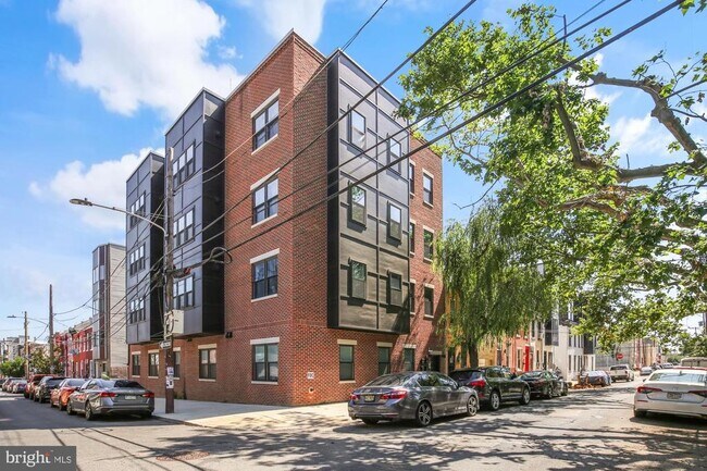 Building Photo - 2621 W Jefferson St