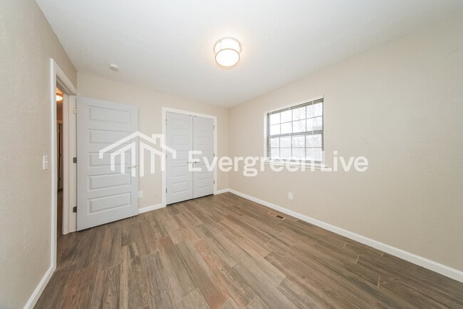 Building Photo - 14411 Autumn Dr