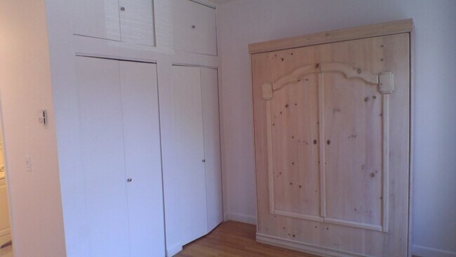 Building Photo - 11 Follen St