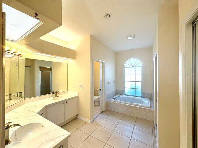 Building Photo - 731 Waterside Ct