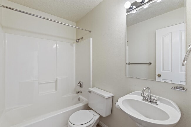Building Photo - 7646 Cypress Ln
