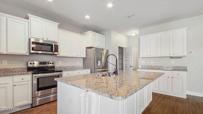 Building Photo - 310 Confidence Wy