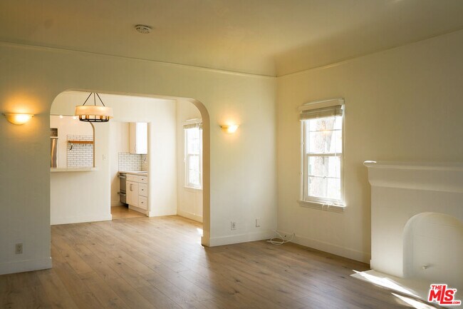 Building Photo - 10520 Eastborne Ave