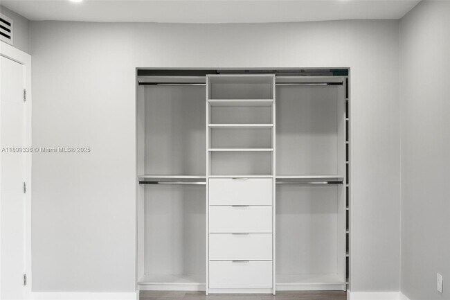 Building Photo - 9405 SW 76th St