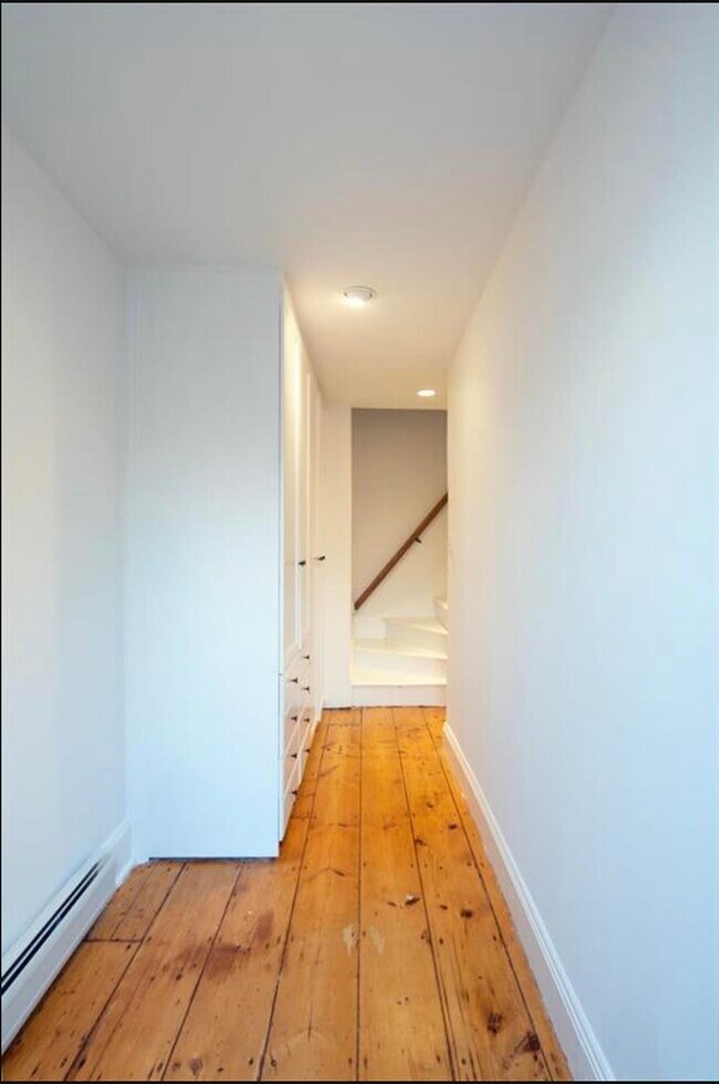 Building Photo - 284 6th St