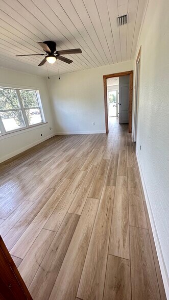 Living room - 4949 17th St