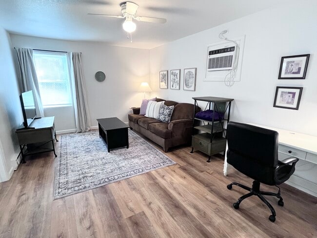 Building Photo - Rocky Court