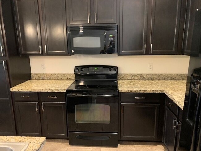 Building Photo - Condo in walking distance to downtown Chandler