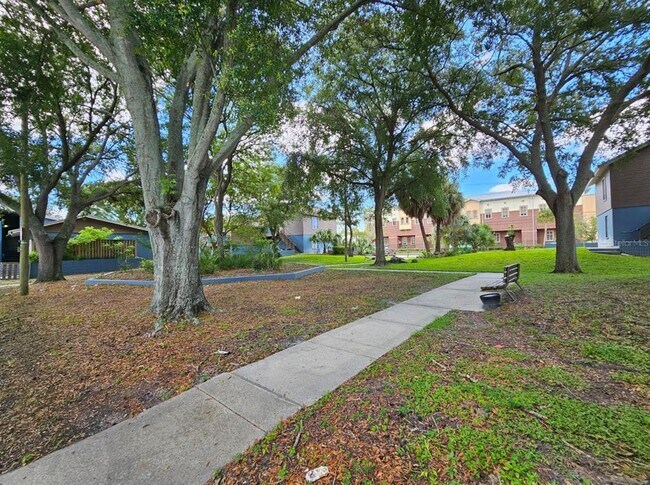 Building Photo - 7611 Paula Dr