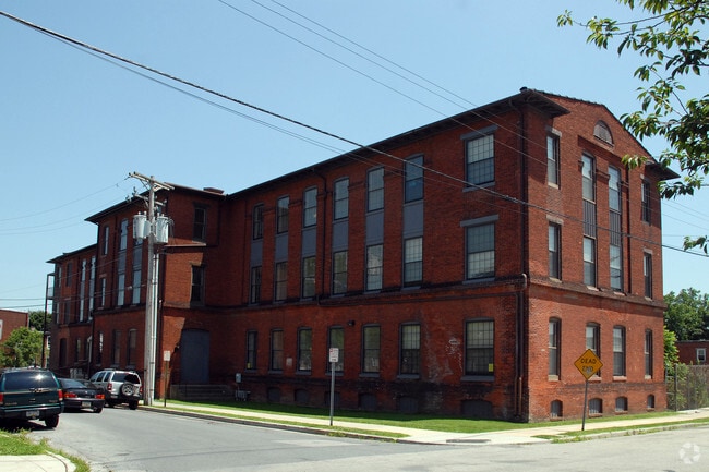 Primary Photo - Smyser Street Apartments