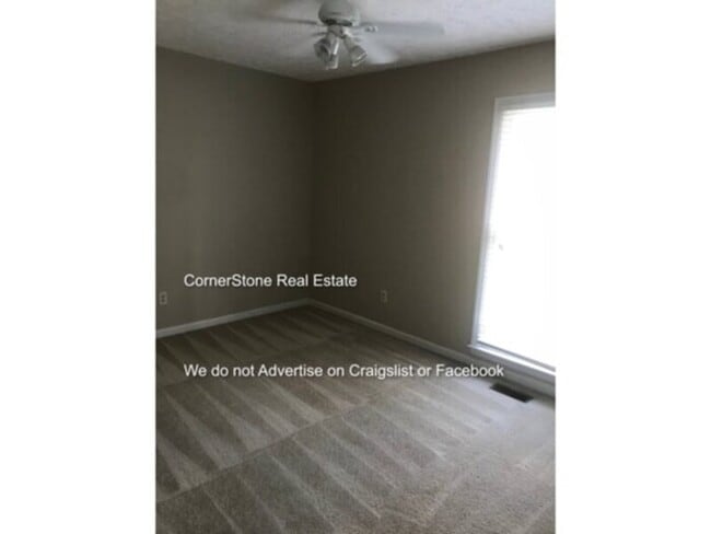 Building Photo - 5012 Shimmer Dr