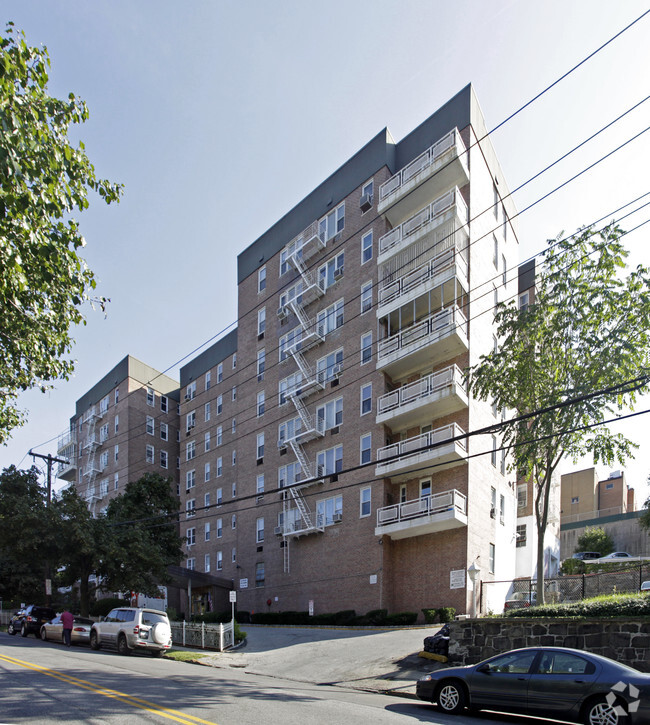 Building Photo - Alden Property Tenants Corporation