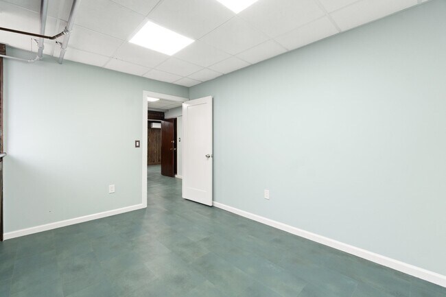 Building Photo - 2314 Palisade Ave