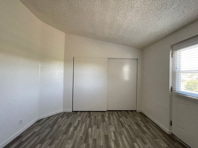 Building Photo - 330 Kim Ct