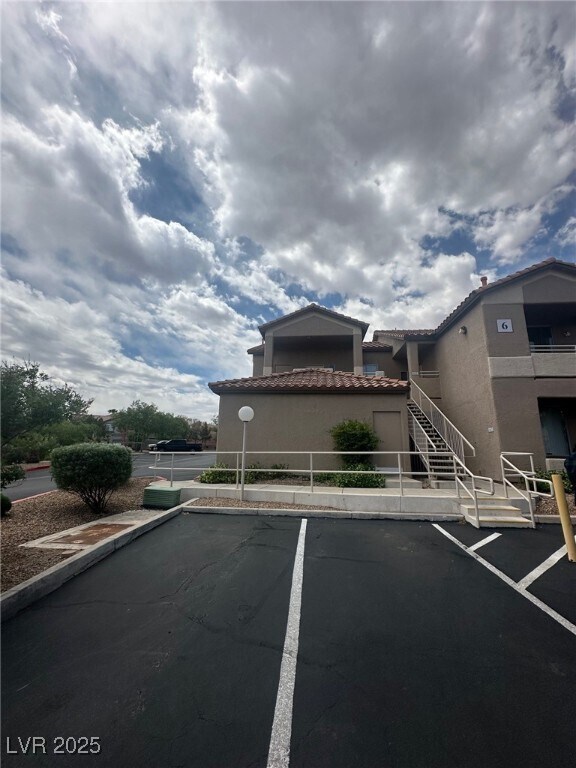 Building Photo - 75 N Valle Verde Dr