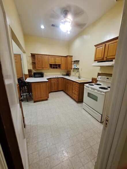 Kitchen - 129 Main St