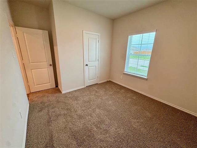 Building Photo - 3917 Oakcrest Ln