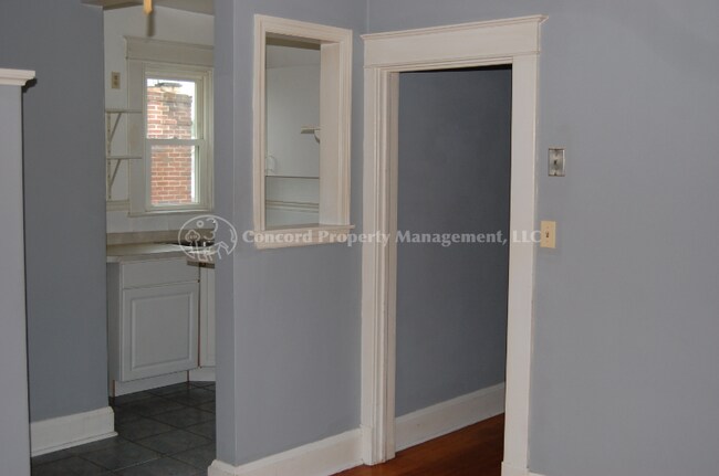 Building Photo - 3029 Oakcrest Ave