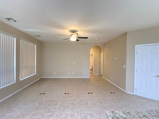 Building Photo - 11753 San Rosarita Ct