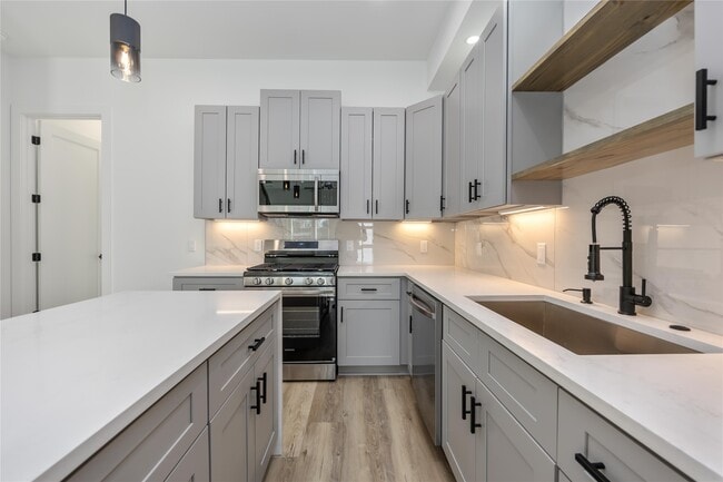 Building Photo - 4533 Larkspur St