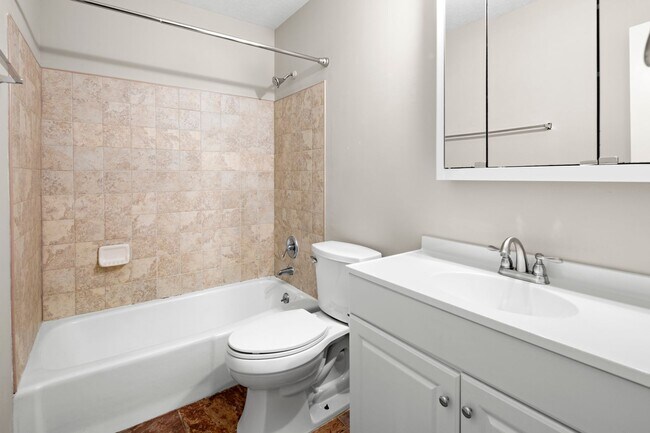 Building Photo - Spacious Ranch Home