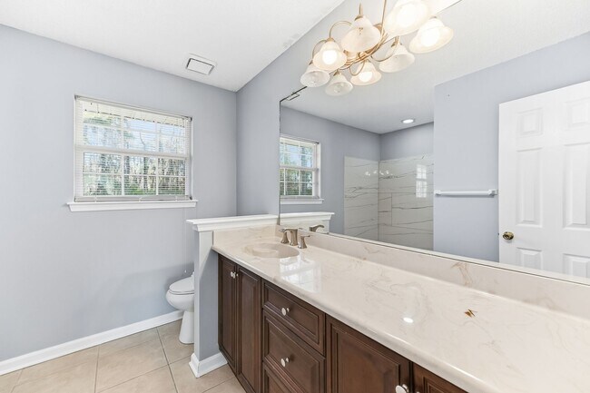 Building Photo - Beautiful Home West Ashely