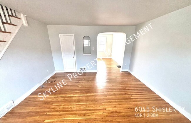 Building Photo - Newly Renovated 4 Bedroom Home For Rent in...