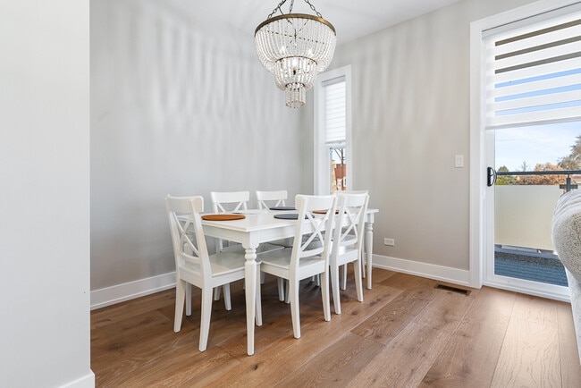 Building Photo - 5120 N Elston Ave