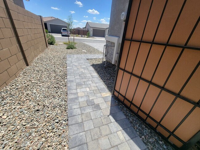 Building Photo - 18434 E Camila Dr