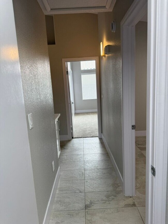 Building Photo - STUNNING 3BD/2BA SINGLE STORY BEAUTY IN THE HEART OF THE SOUTHWEST!!  **GORGEOUSLY REMODELED!! **...
