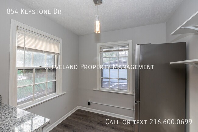 Building Photo - 854 Keystone Dr