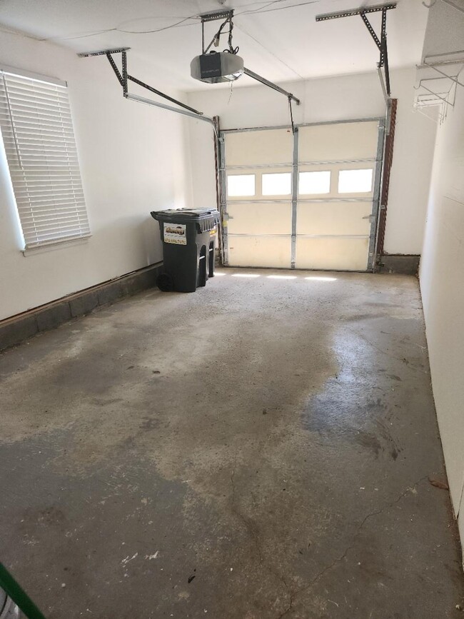Building Photo - 51 Candlestick Ct