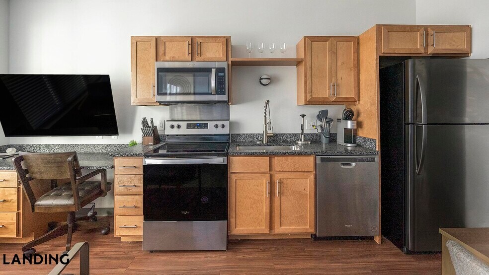 Building Photo - 302 13th St S