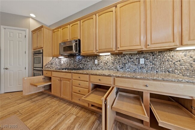 Building Photo - 916 Viscanio Pl