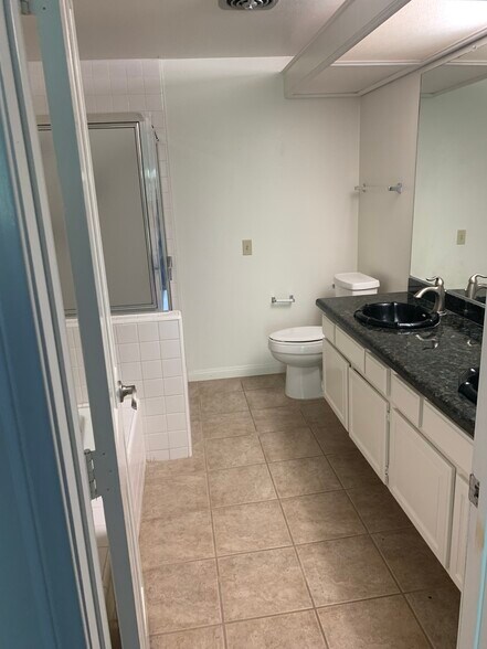 Building Photo - 19029 Nordhoff St