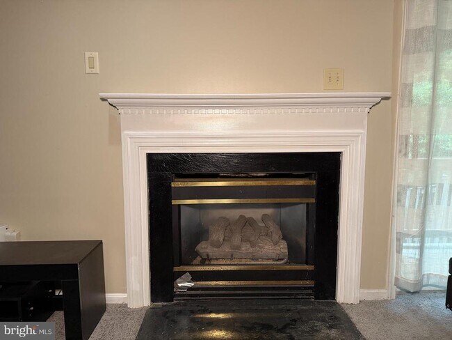 Building Photo - 853 Faraway Ct