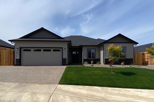 Building Photo - ~Beautiful Brand New Home in Sutherlin~