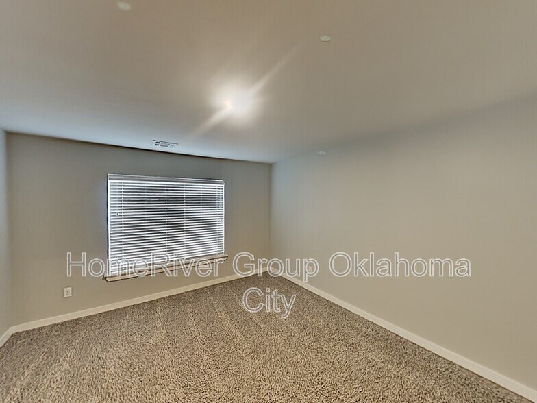 Building Photo - 17604 Hampton Park Dr
