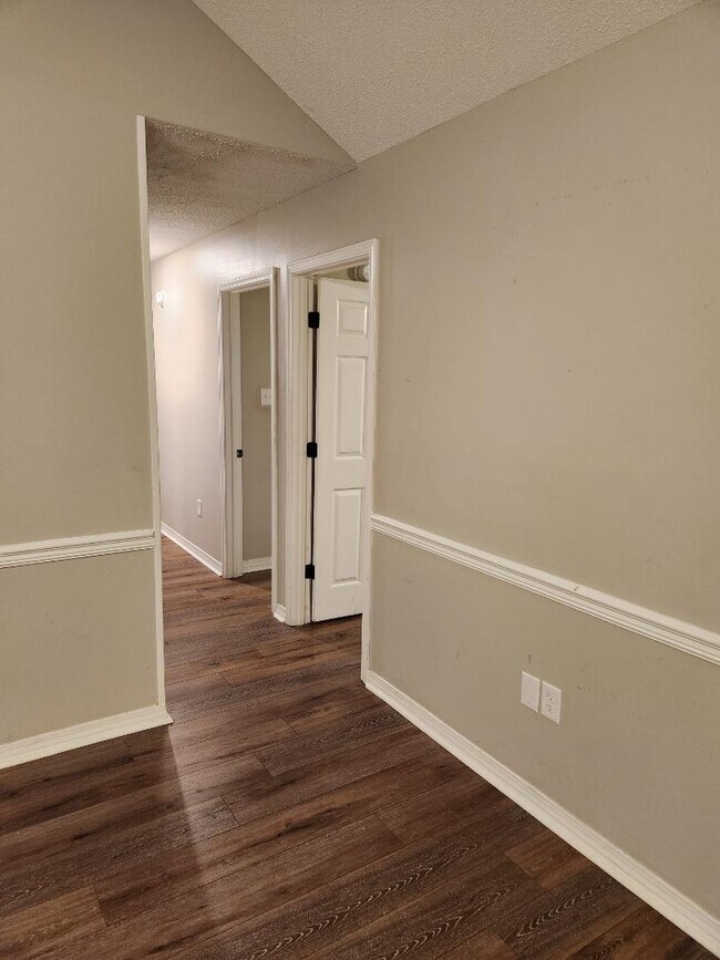 Building Photo - 9321 Champion Cir S