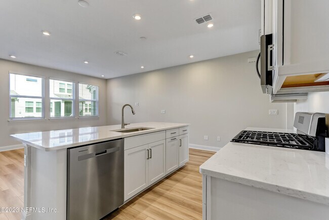 Building Photo - 14167 Pier Ln