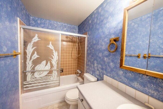 Building Photo - Cute 2 Bedroom East Sparks Townhouse