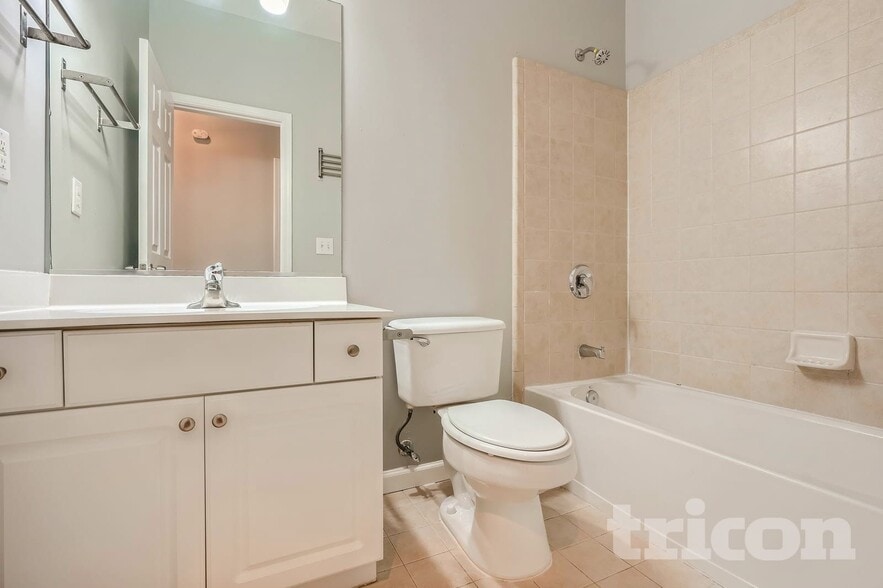 Building Photo - 22 Vinings Lake Dr SW