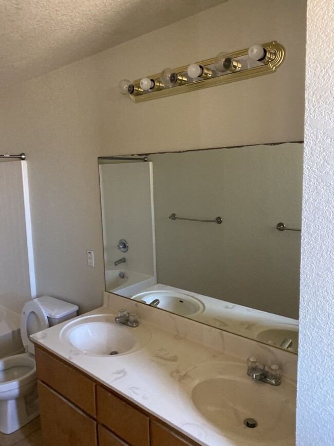 Building Photo - 2801 Seabiscuit Dr