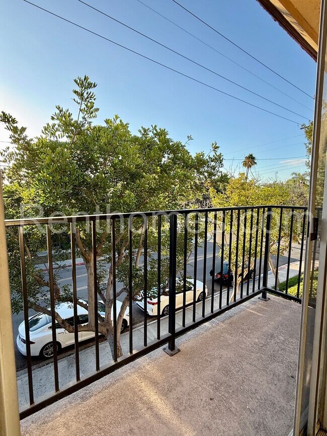 Building Photo - 2764 Meadow Lark Dr