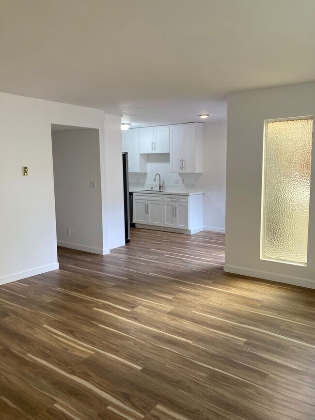 Building Photo - 3811 Green Ave