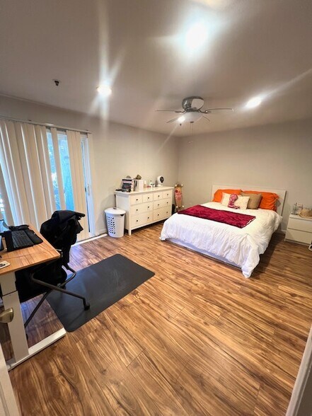 Master Bedroom - 5645 Friars Rd