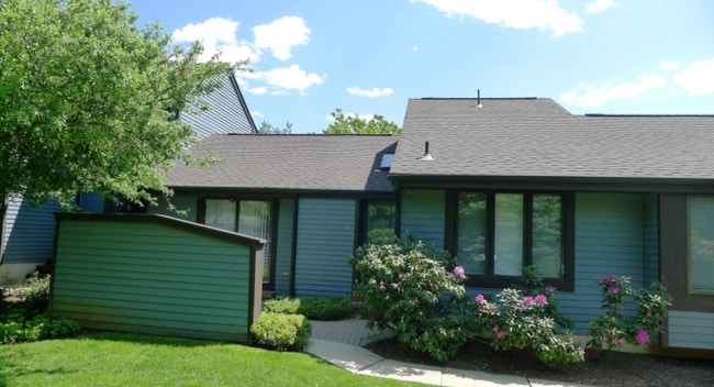 Building Photo - 38 Valley View Dr