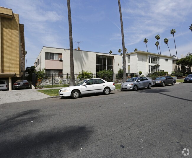 Building Photo - 525 S Kingsley Dr