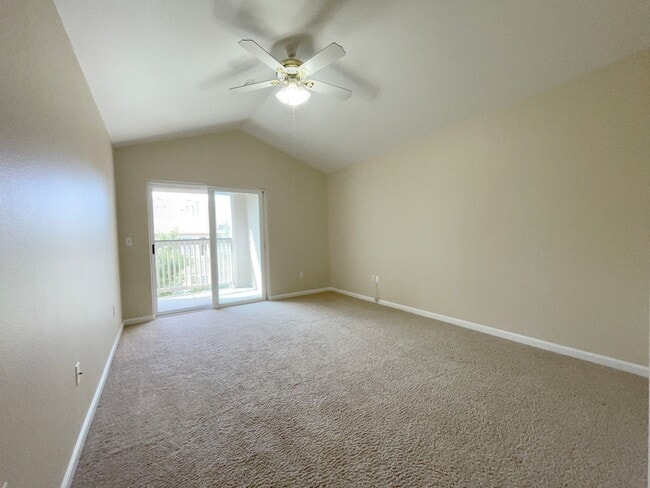 Building Photo - 3 bedroom condo in Broomfield! Master bedr...
